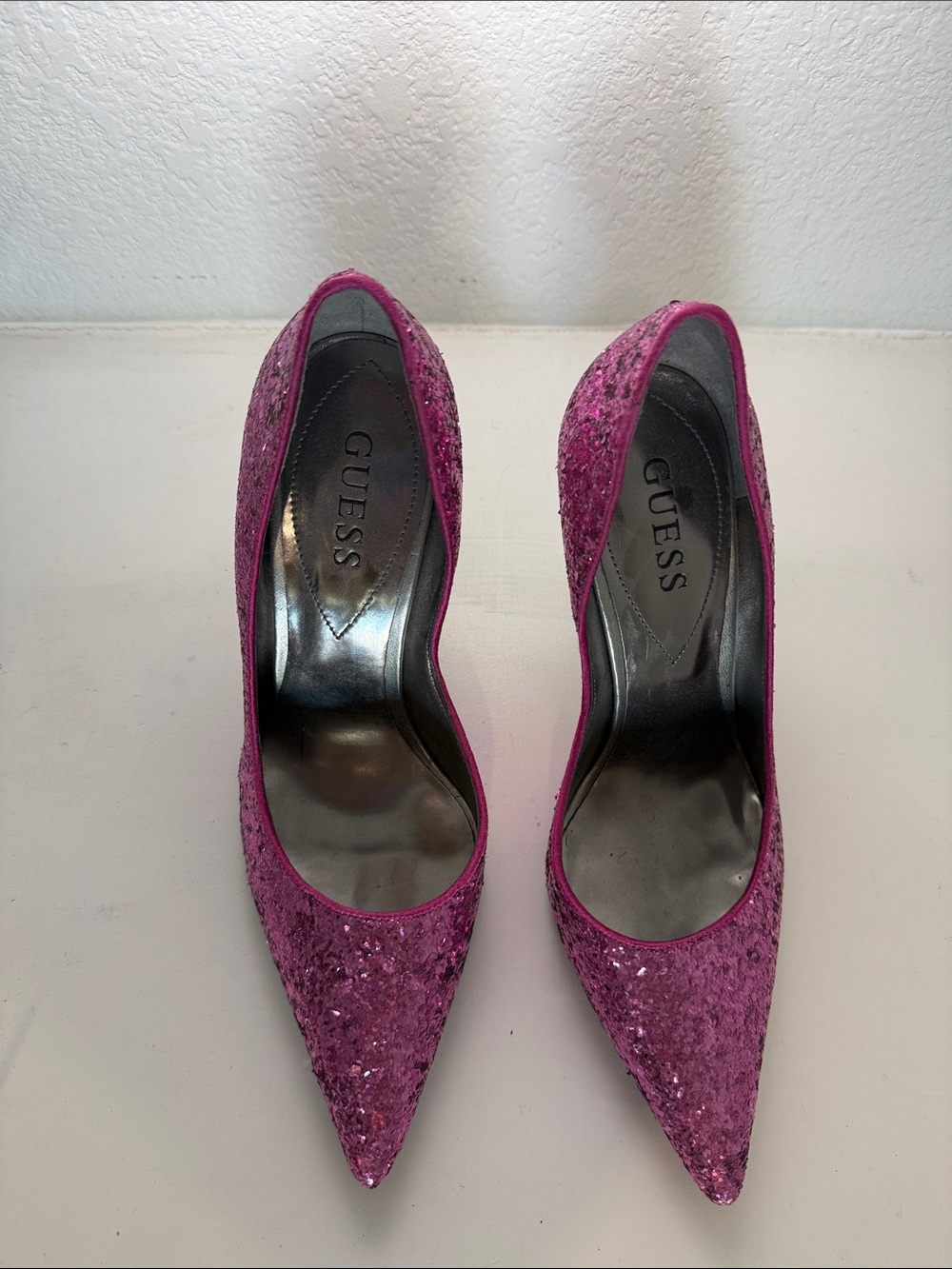 GUESS Women's Fuchsia Glitter Pointed-Toe Pumps